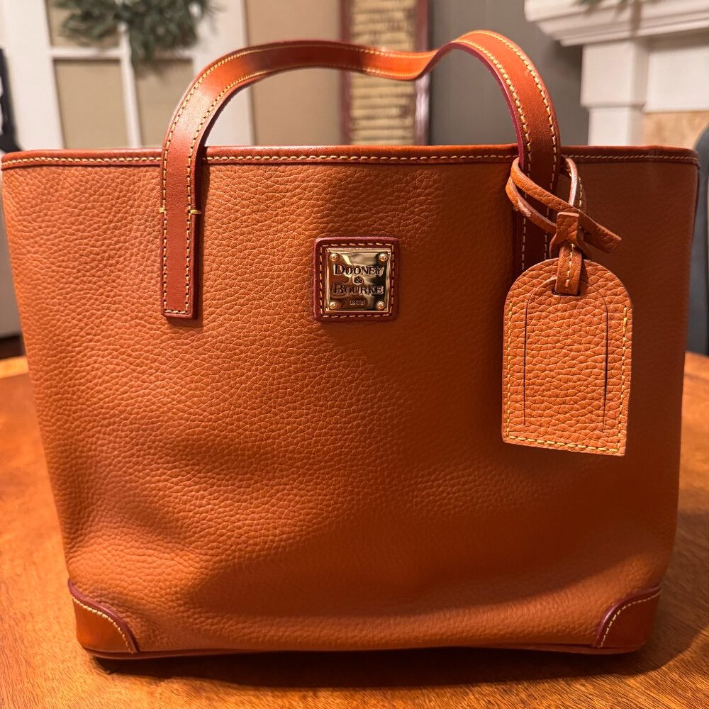Dooney and Bourke Pebble Grain Charleston Shopper excellent condition